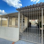 Casa próxima à Av. Galdino.