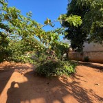 Casa com amplo terreno em Lutécia, SP.