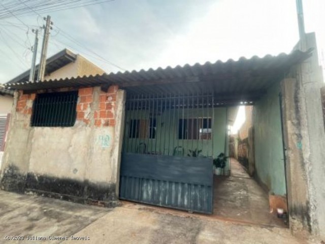 Casa com edícula. Jardim das Oliveiras