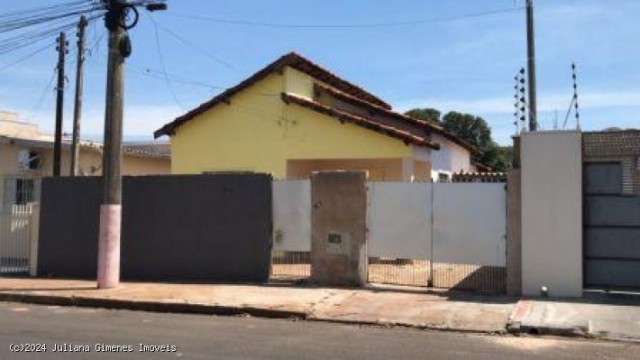 ACEITA FINANCIAMENTO! CASA com ótimo terreno