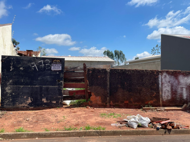 Terreno localizado na Vila Priante.